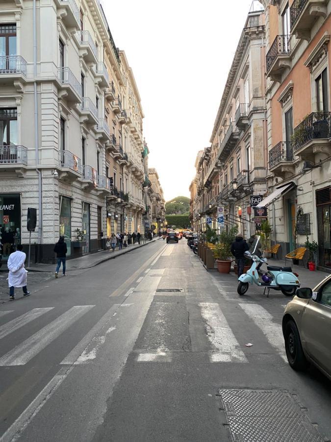 La Casa Di Ale Catânia Exterior foto